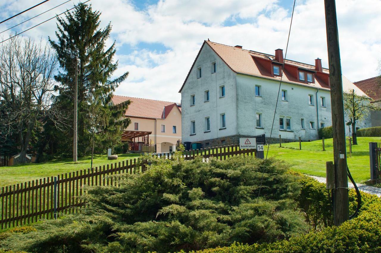 Dreiseitenhof Ferienwohnung Kuenzel Tharandt Exterior photo